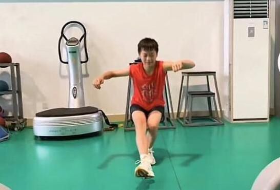 女生被男生操视频